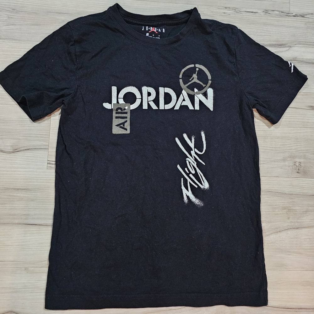 Jordan YL t shirt, pristine condition